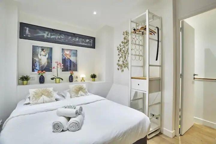 297 Papy - Superb In Appartement *